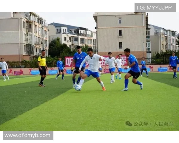 练足球的好处多多不仅增强体质还培养团队精神与意志力